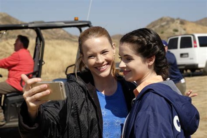 VANESSA MARANO, NATALIE AMENULA, KATIE LECLERC – Celeb Secrets